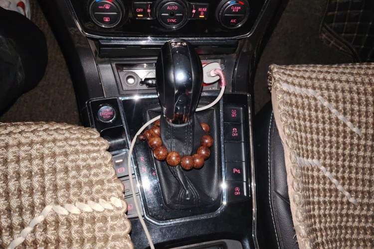 Used Volkswagen Passat 2017 330TSI DSG Prestige Edition Gear Lever