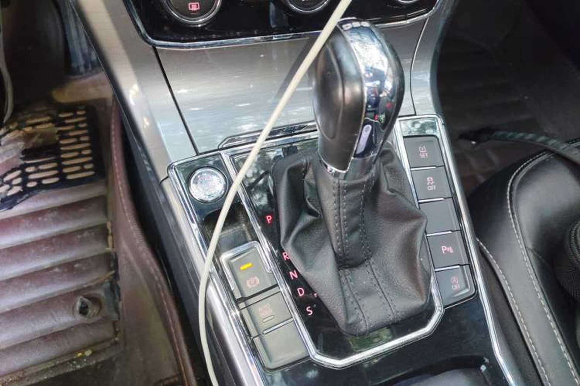 Used Volkswagen Passat 2017 330TSI DSG Luxury Edition Gear Lever