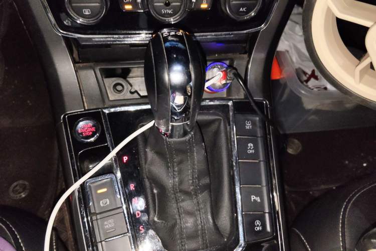 Used Volkswagen Passat 2017 330TSI DSG Luxury Edition Gear Lever