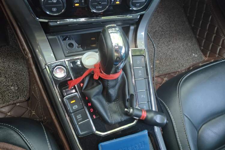 Used Volkswagen Passat 2017 280TSI DSG Luxury Edition Gear Lever