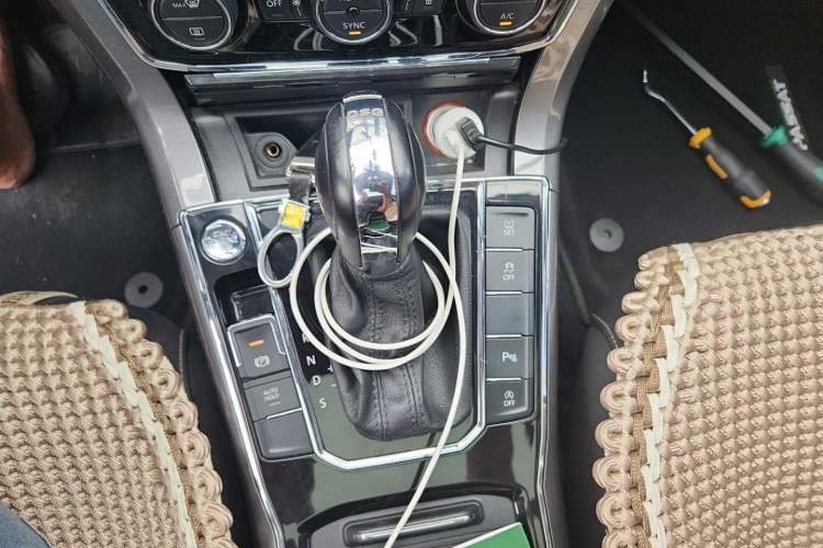 Used Volkswagen Passat 2017 330TSI DSG Luxury Edition Gear Lever