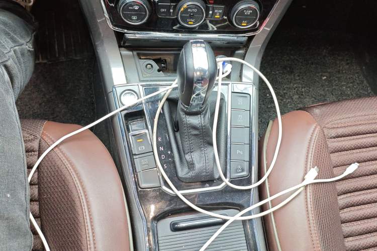 Used Volkswagen Passat 2017 330TSI DSG Luxury Edition Gear Lever