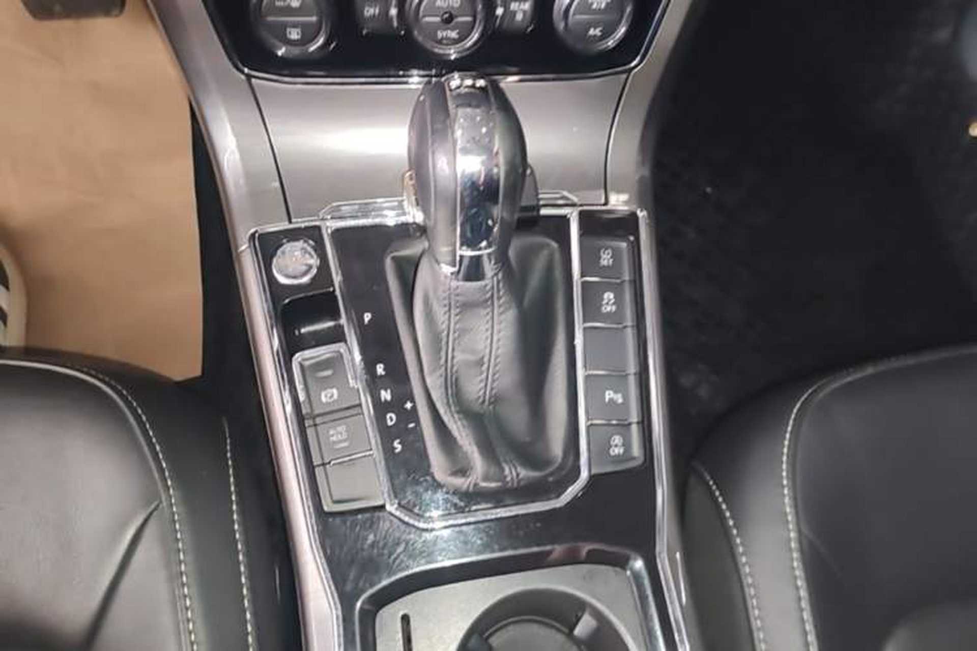 Used Volkswagen Passat 2017 330TSI DSG Luxury Edition Gear Lever