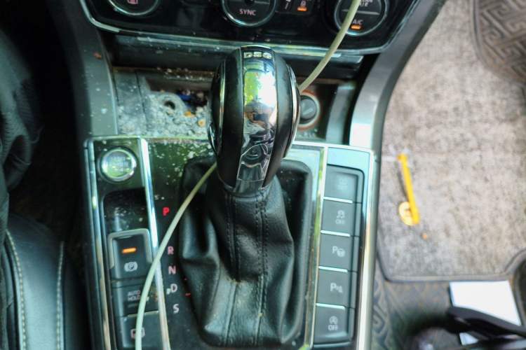 Used Volkswagen Passat 2017 330TSI DSG Luxury Edition Gear Lever