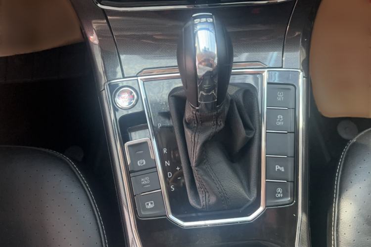 Used Volkswagen Passat 2017 330TSI DSG Prestige Edition Gear Lever