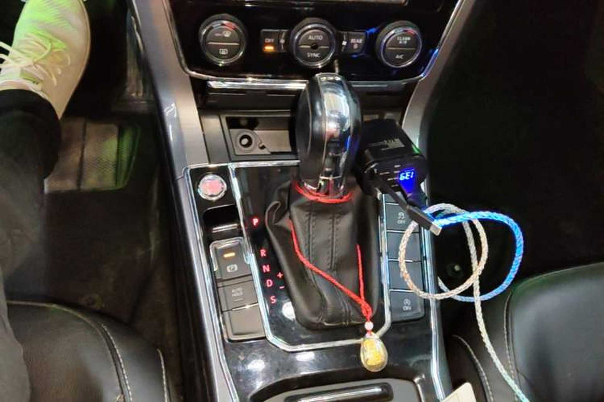 Used Volkswagen Passat 2017 330TSI DSG Luxury Edition Gear Lever