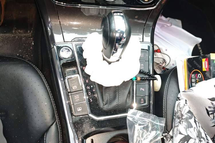 Used Volkswagen Passat 2017 330TSI DSG Prestige Edition Gear Lever