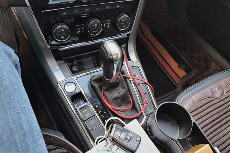Used Volkswagen Passat 2017 330TSI DSG Luxury Edition Gear Lever