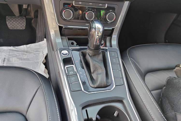 Used Volkswagen Passat 2017 1.8TSI DSG Government Procurement Version (CEA Engine) Gear Lever
