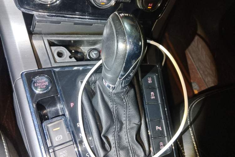 Used Volkswagen Passat 2017 330TSI DSG Luxury Edition Gear Lever