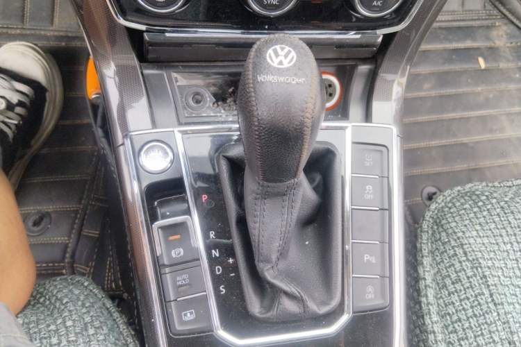 Used Volkswagen Passat 2017 330TSI DSG Prestige Edition Gear Lever