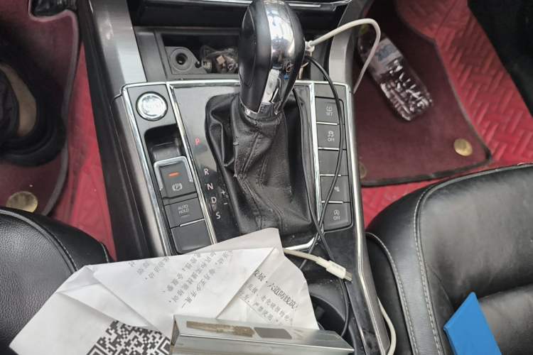 Used Volkswagen Passat 2017 330TSI DSG Luxury Edition Gear Lever