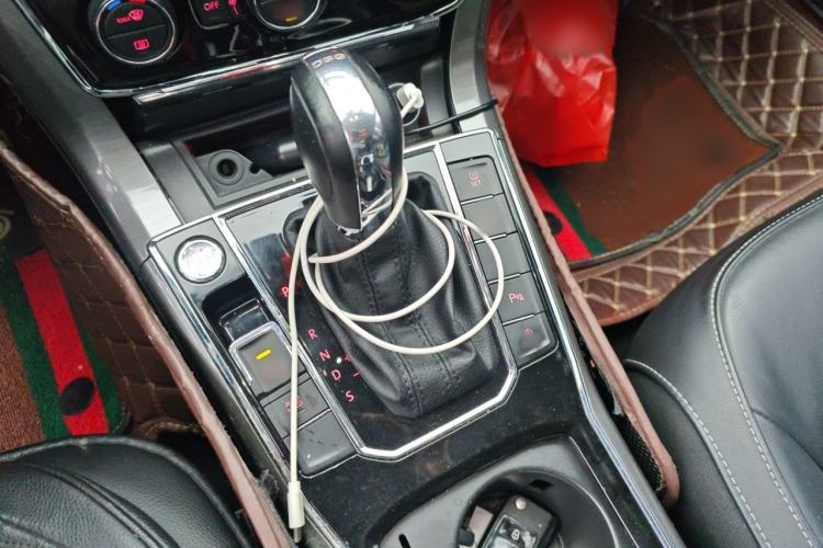 Used Volkswagen Passat 2017 280TSI DSG Luxury Edition Gear Lever
