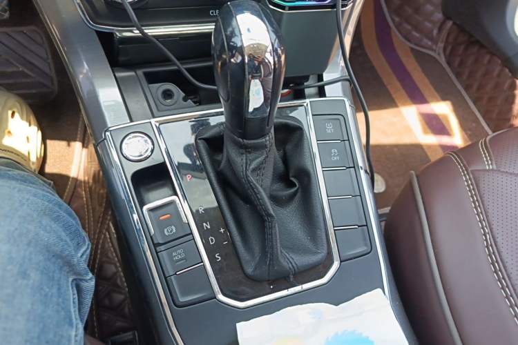 Used Volkswagen Passat 2017 1.8TSI DSG Government Procurement Version (CEA Engine) Gear Lever
