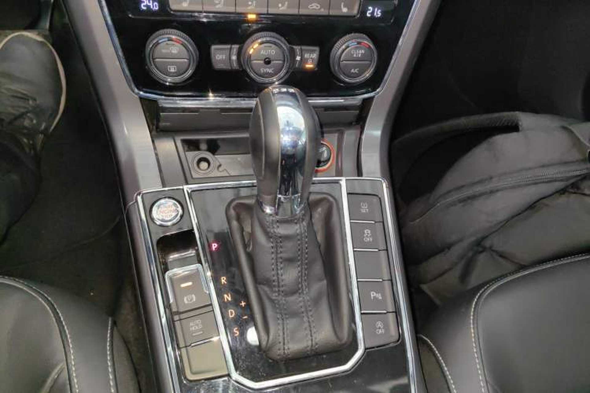 Used Volkswagen Passat 2017 330TSI DSG Luxury Edition Gear Lever