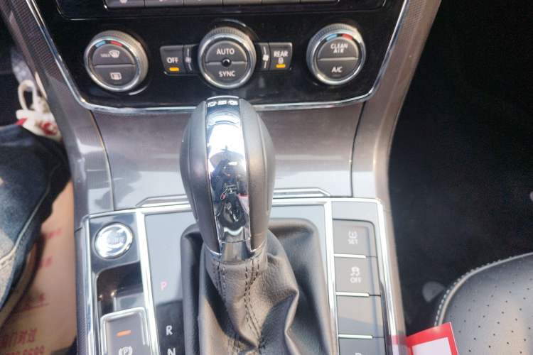 Used Volkswagen Passat 2017 330TSI DSG Prestige Edition Gear Lever