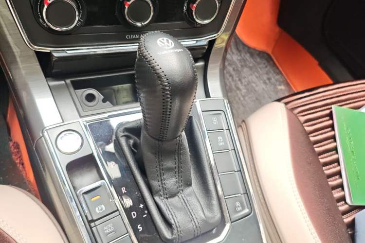 Used Volkswagen Passat  Gear Lever