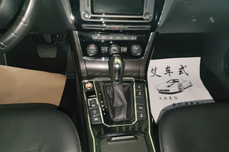 Used Volkswagen Passat 2017 330TSI DSG Prestige Edition Gear Lever
