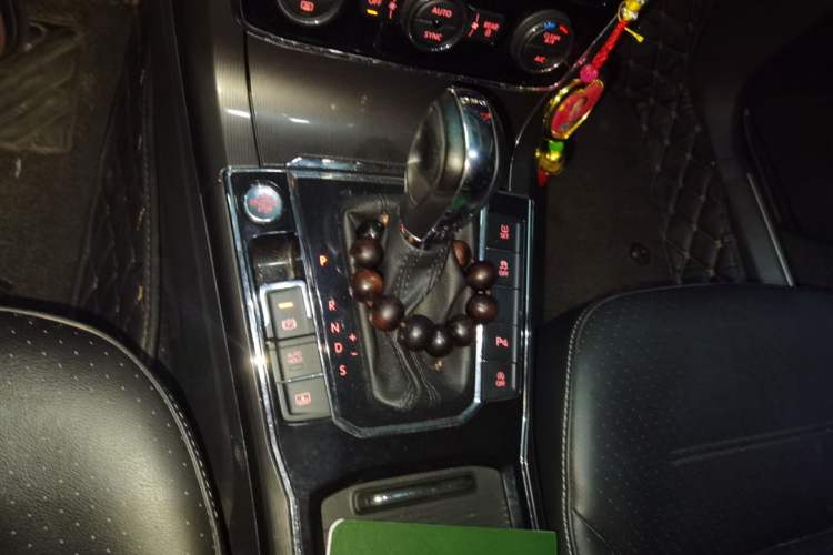 Used Volkswagen Passat 2017 330TSI DSG Prestige Edition Gear Lever