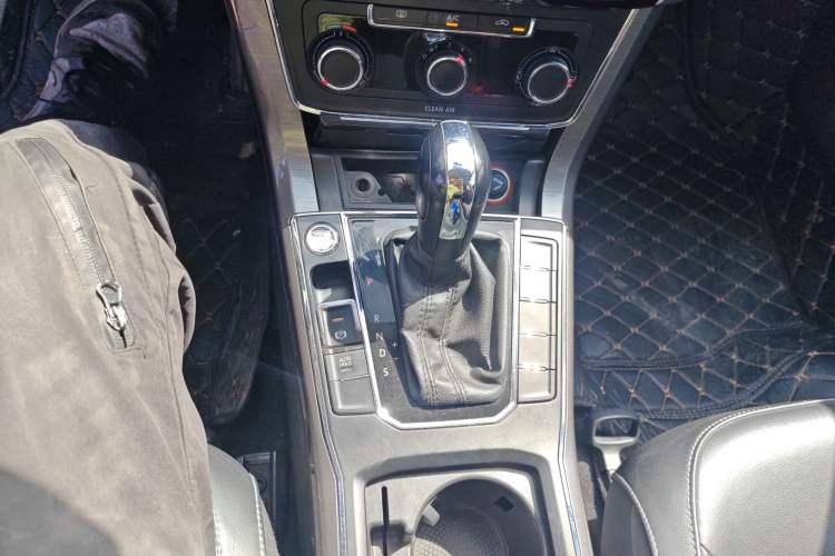 Used Volkswagen Passat 2017 1.8TSI DSG Government Procurement Version (CEA Engine) Gear Lever