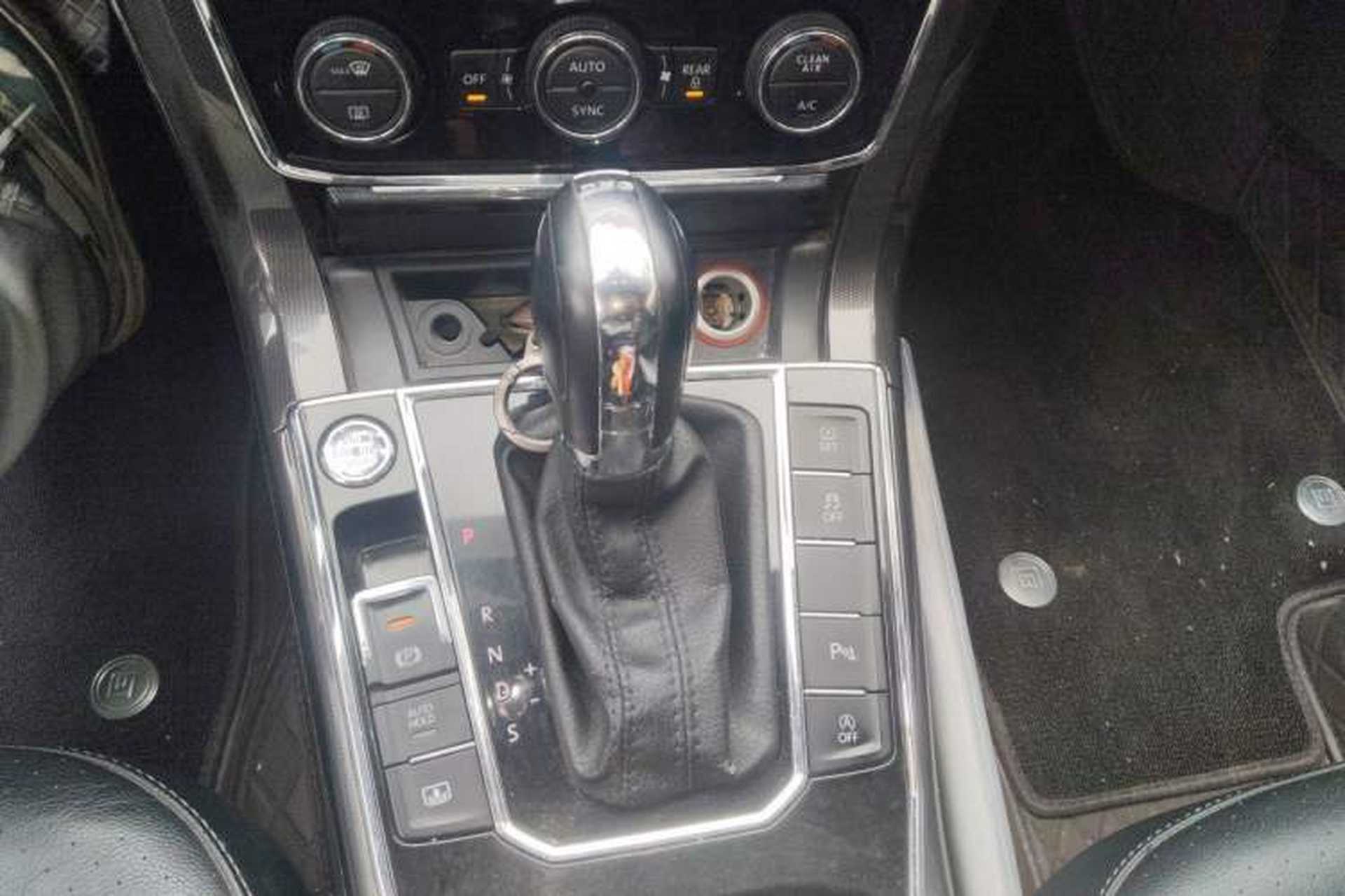Used Volkswagen Passat 2017 330TSI DSG Prestige Edition Gear Lever