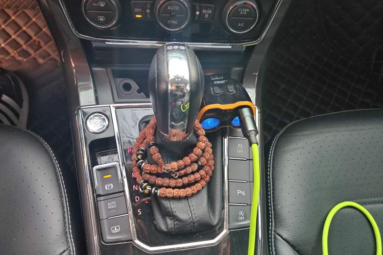 Used Volkswagen Passat 2017 330TSI DSG Prestige Edition Gear Lever