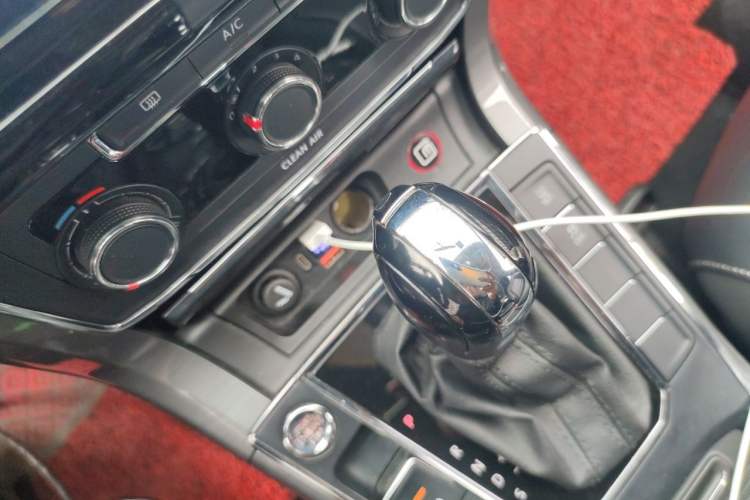 Used Volkswagen Passat 2017 1.8TSI DSG Government Procurement Version (CEA Engine) Gear Lever