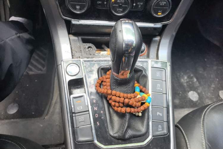 Used Volkswagen Passat 2017 280TSI DSG Luxury Edition Gear Lever
