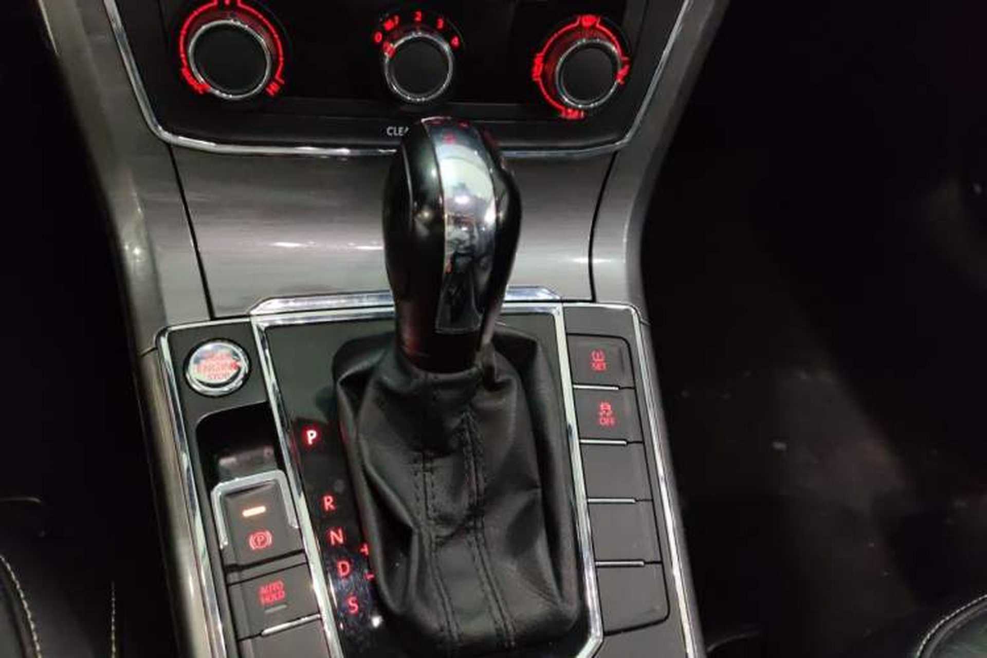 Used Volkswagen Passat 2017 330TSI DSG Luxury Edition Gear Lever