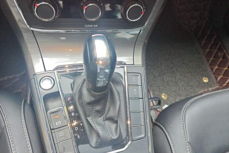 Used Volkswagen Passat 2017 1.8TSI DSG Government Procurement Version (CEA Engine) Gear Lever