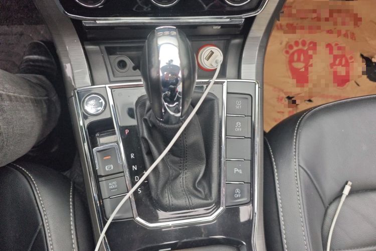 Used Volkswagen Passat 2017 330TSI DSG Luxury Edition Gear Lever