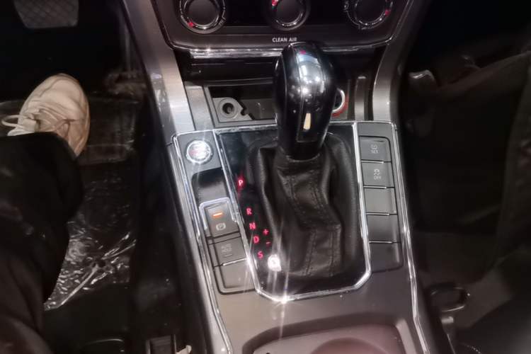 Used Volkswagen Passat 2017 1.8TSI DSG Government Procurement Version (CEA Engine) Gear Lever
