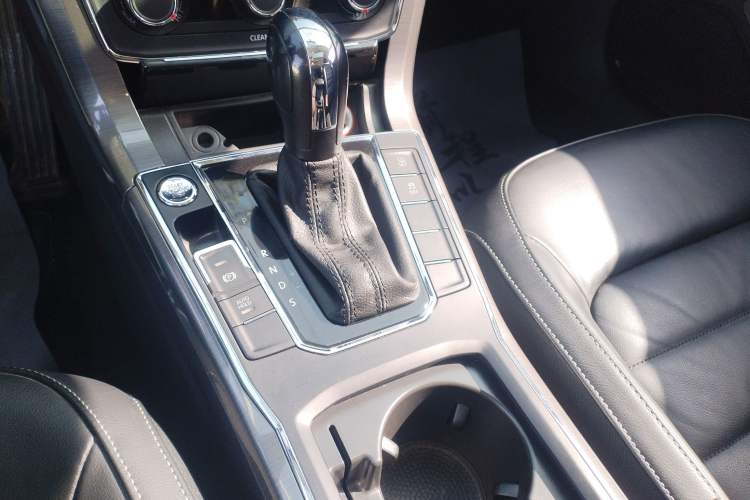 Used Volkswagen Passat 2017 1.8TSI DSG Government Procurement Version (CEA Engine) Gear Lever