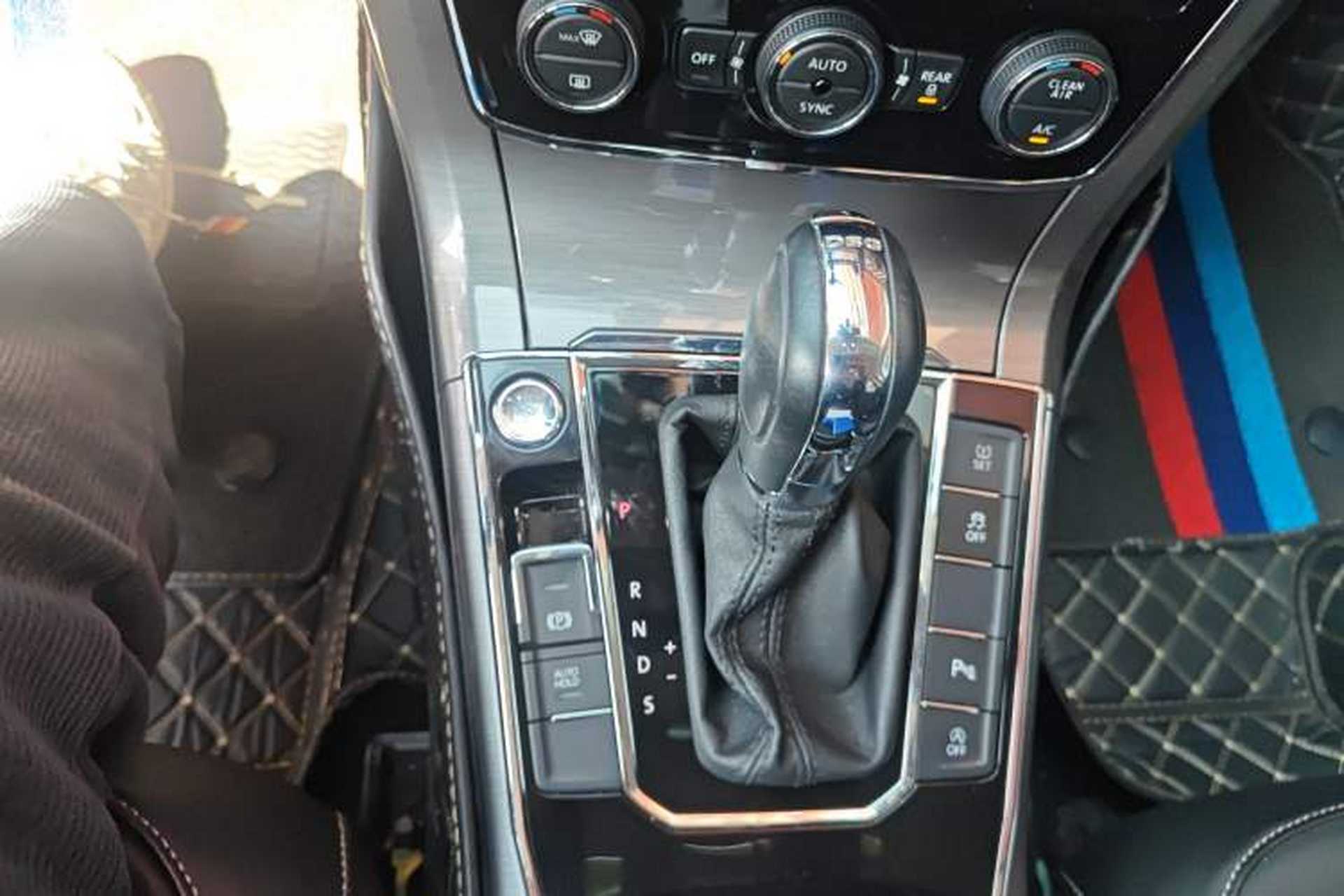 Used Volkswagen Passat 2017 330TSI DSG Luxury Edition Gear Lever