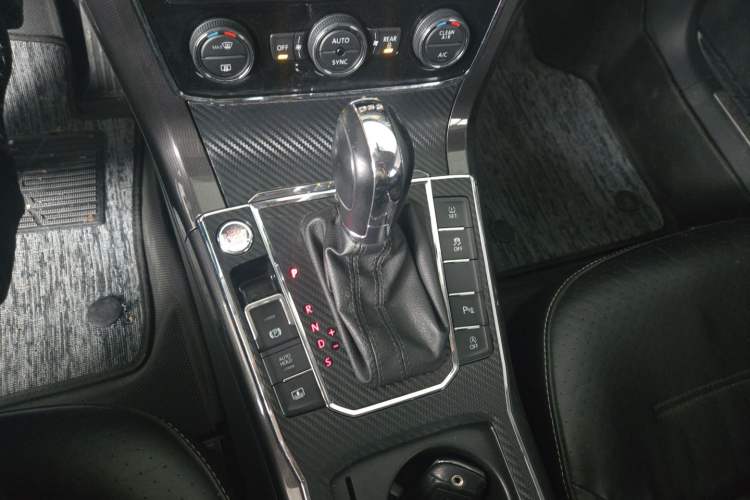 Used Volkswagen Passat 2017 330TSI DSG Prestige Edition Gear Lever