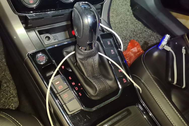 Used Volkswagen Passat 2017 330TSI DSG Luxury Edition Gear Lever