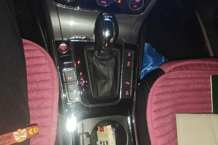 Used Volkswagen Passat 2017 330TSI DSG Luxury Edition Gear Lever