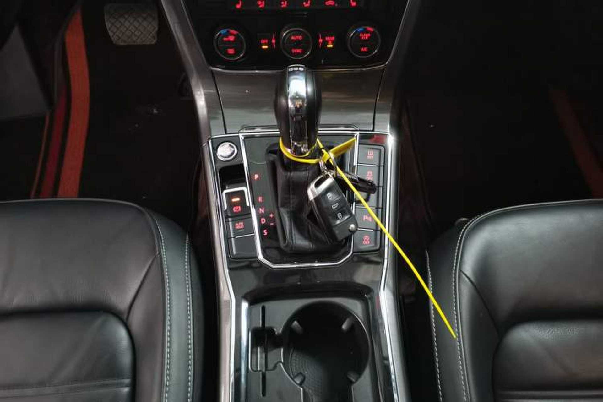 Used Volkswagen Passat 2017 330TSI DSG Luxury Edition Gear Lever