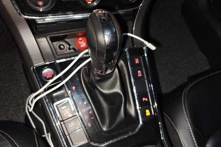 Used Volkswagen Passat 2017 330TSI DSG Luxury Edition Gear Lever