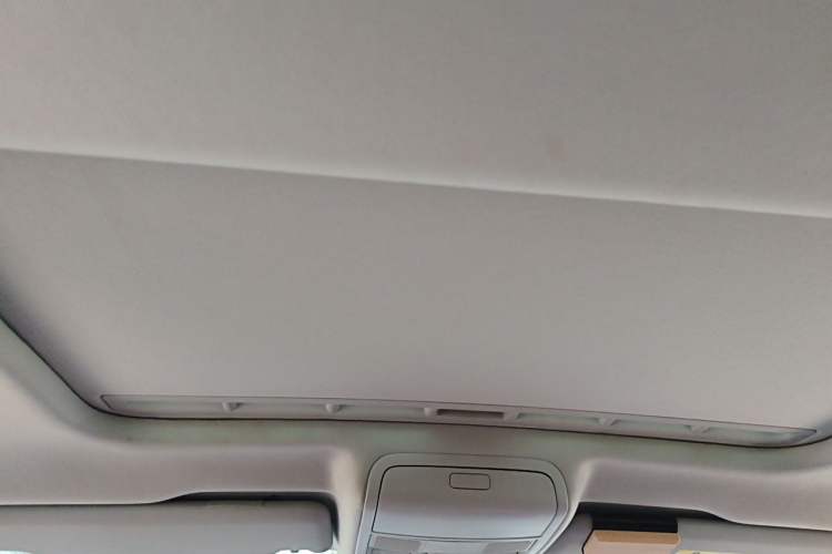 Used Volkswagen Passat 2017 330TSI DSG Luxury Edition Headliner