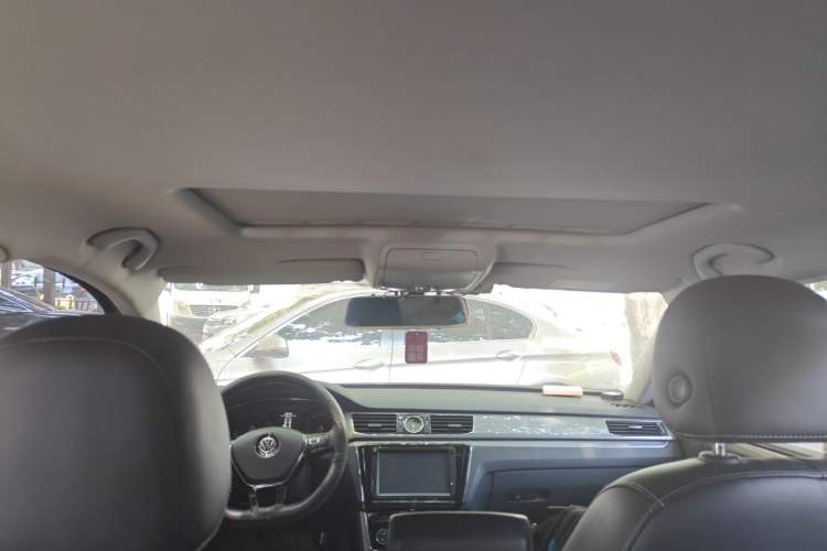 Used Volkswagen Passat 2017 280TSI DSG Luxury Edition Headliner