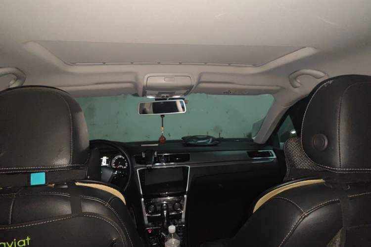 Used Volkswagen Passat 2017 280TSI DSG Luxury Edition Headliner