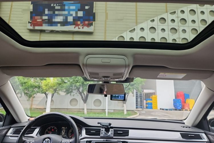Used Volkswagen Passat 2017 330TSI DSG Luxury Edition Headliner