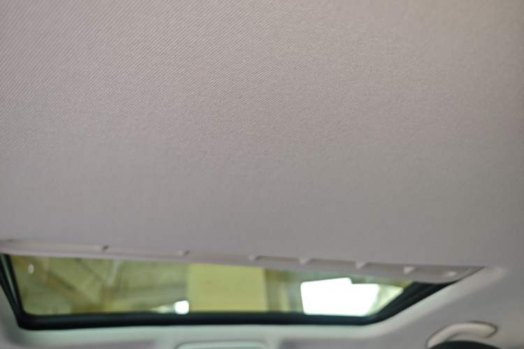 Used Volkswagen Passat 2017 330TSI DSG Luxury Edition Headliner