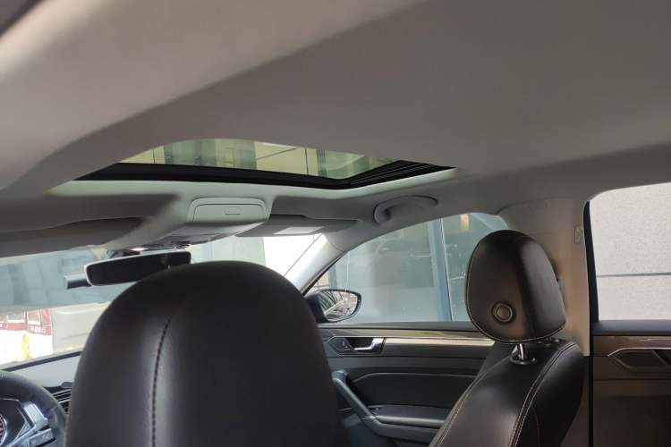 Used Volkswagen Passat 2017 330TSI DSG Prestige Edition Headliner