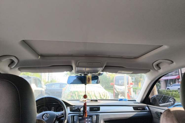 Used Volkswagen Passat 2017 330TSI DSG Luxury Edition Headliner