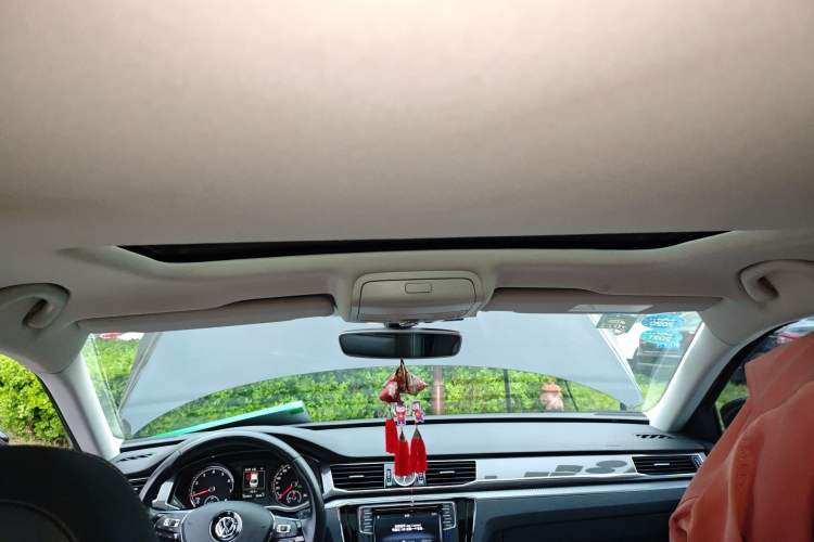 Used Volkswagen Passat 2017 330TSI DSG Prestige Edition Headliner