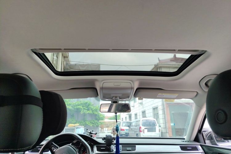 Used Volkswagen Passat 2017 330TSI DSG Luxury Edition Headliner