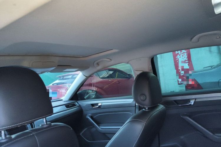Used Volkswagen Passat 2017 330TSI DSG Luxury Edition Headliner