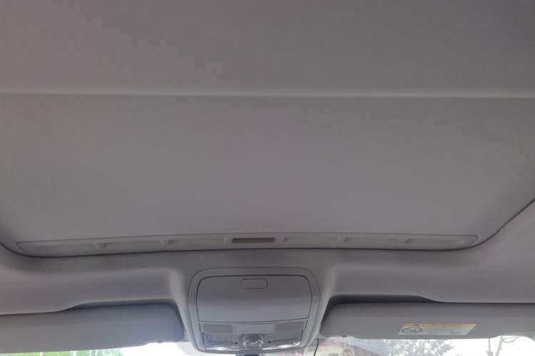 Used Volkswagen Passat 2017 330TSI DSG Luxury Edition Headliner